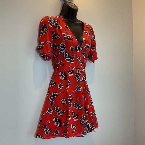 Réalisation Par The Ozzie Pansy Mini Dress Red Floral V Neck XS Silk (FLAW) - Picture 3 of 9